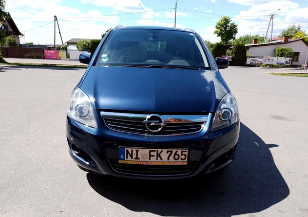 Opel Zafira cena 26000 przebieg: 167000, rok produkcji 2011 z Radom małe 301